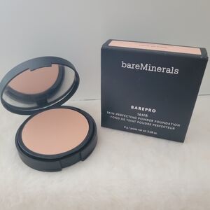 bareMinerals BAREPRO 16HR Skin-Perfecting Powder Foundation - Light 20 Cool